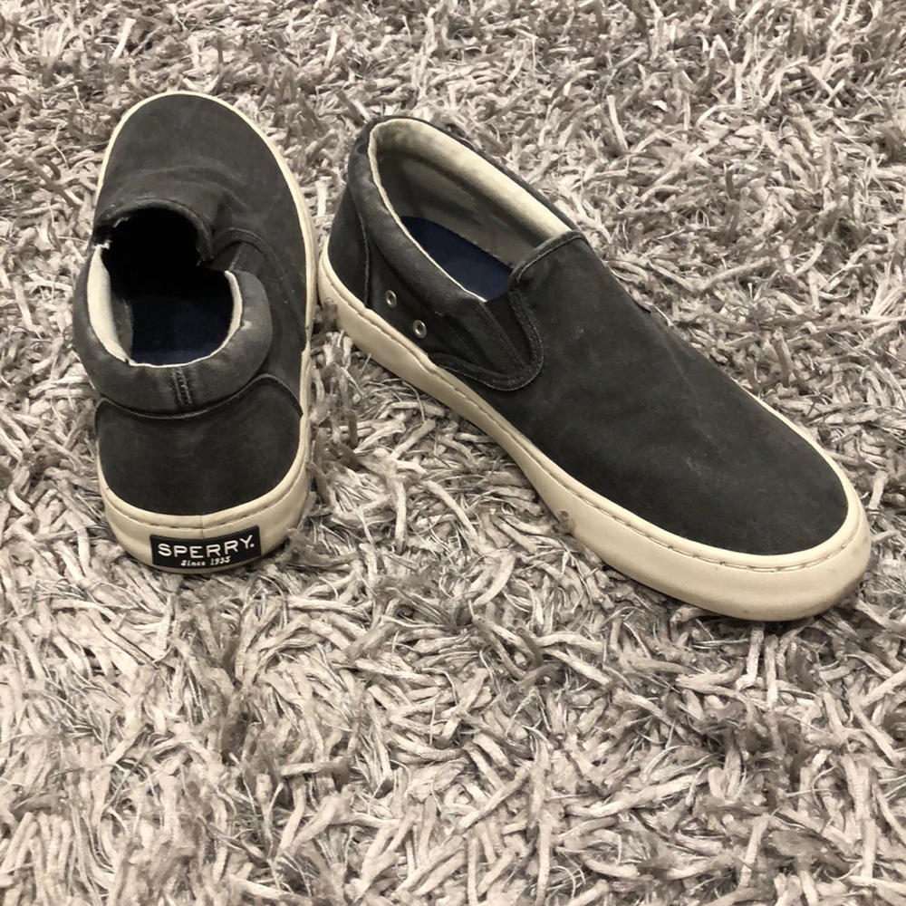 Sperry slip resistant shoes